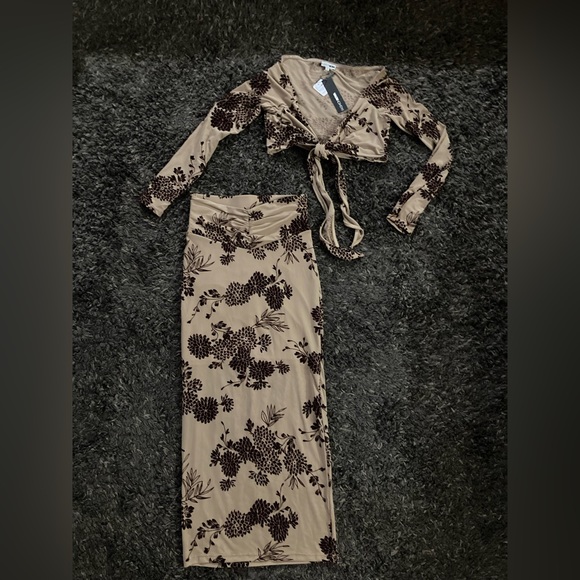 Two-piece set: midi skirt with long sleeve tie top - Picture 2 of 4